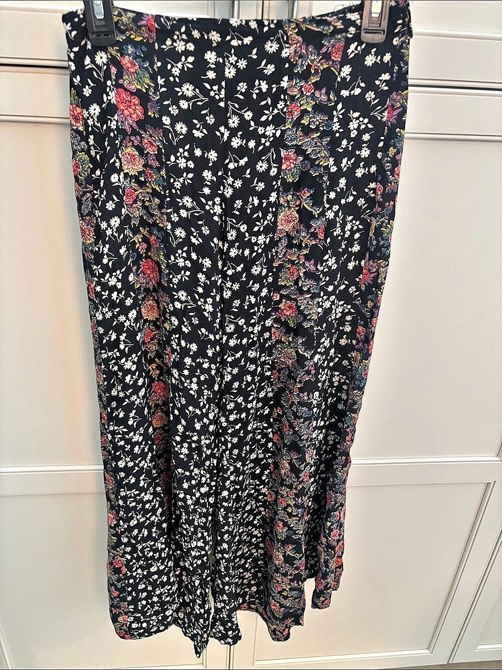 Angie Floral Boho wide leg pants in Black & Pink Size Medium L